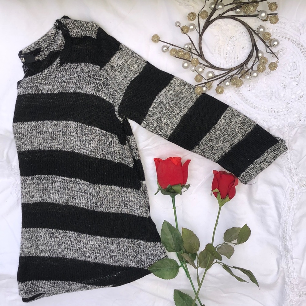3/$15🖤XXI Black & Gray Sparkle Striped 3/4 Sleeve